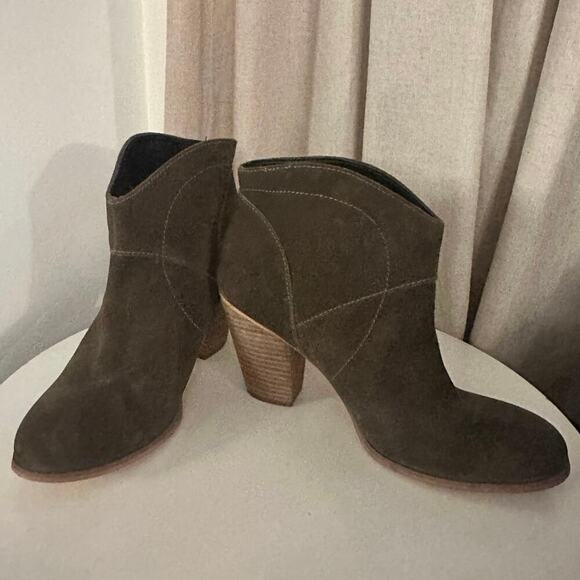 Sole Society Alba Olive Green Suede Heeled Ankle Bootie Sz. 11 Calf Suede - Picture 4 of 9